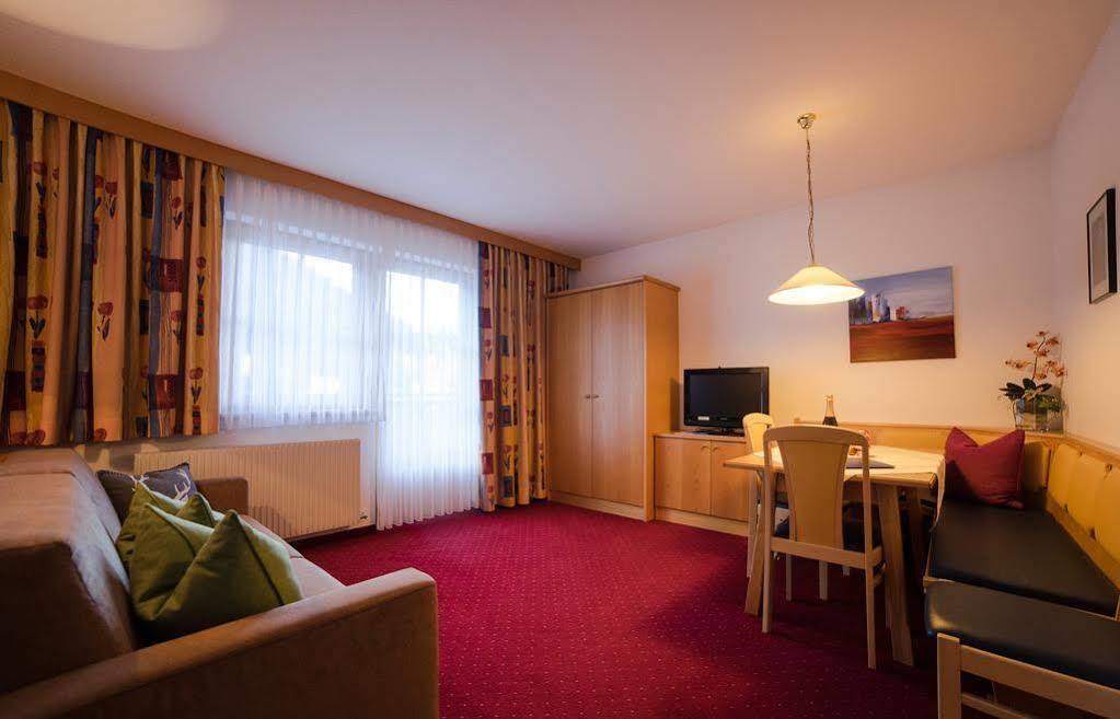 Alberts Bellevue Appartements Nauders Exterior photo